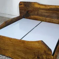 تخت خواب چوب گردو