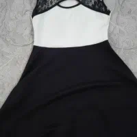 تعدادی لباس|لباس|نی‌ریز, |دیوار