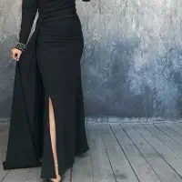 مدل‌خانم برای عکاسی لباس