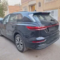 Audi q5 etron 2024 بلک پکیج تیپ 2
