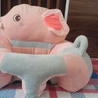 صندلی کمکی برای نشستن کودک