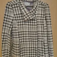 تعدادی پالتو و بارانی زنانه