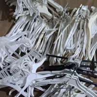 تقریبا ۲۰۰ عدد چوب کار