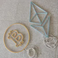 تابلو Bitcoin نئونی