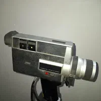 فروش یکدستگاه دوربین دستی فیلمبرداری کانن