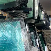 شیشه اتومبیل