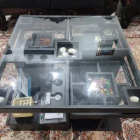 میز جلو مبلی و یه عدد عسلی