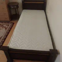 تخت تک نفره ودراوروآینه درحدنو