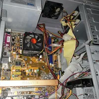 سیستم کامپیوتر رومیزی (الجی LCD/کیس/کیبورد)|رایانه رومیزی|رشت, امین الضرب|دیوار