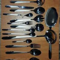 سرویس قاشق و چنگال چمدانی .|ظروف سرو و پذیرایی|تهران, امام حسین|دیوار