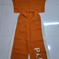 یک دست لباس دخترانه