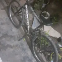 دوچرخه  عقب  خراب