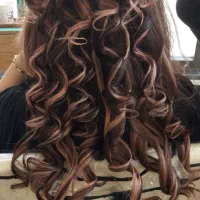 سالن وزیبایی چهره نما با۲۵سال سابقه درخشان