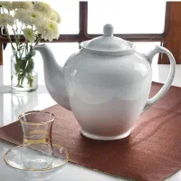 قوری چینی سفید