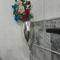 گلدان همراه گل مصنوعی