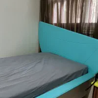 میز تحریر و تخت خواب