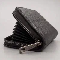 کیف پول زیپ دار مشکی گم شده شهسواری
