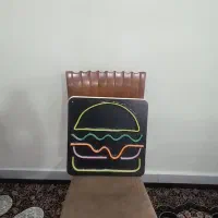 تابلو نئون همبرگرد‌