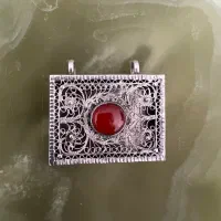 آویز گردن جای دعا ملیله نقره زمان هخامنشی
