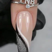 کاشت ناخن ترمیم ۶۰۰