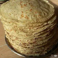 پخت و فروش نان محلی