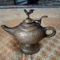چراغ پیسوز قدیمی|کلکسیون اشیاء عتیقه|قم, امامزاده ابراهیم|دیوار
