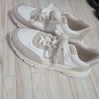 تعدادی کفش|کیف، کفش، کمربند|خرم‌آباد, |دیوار