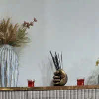 گلدان پتینه ساعت دیواری.پرده خامه دوزی