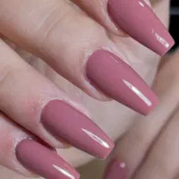 خدمات کاشت ناخن