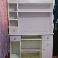 میز تحریر به همراه کتابخانه
