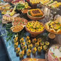 بادکنک آرایی وگل آرایی و فینگر فود