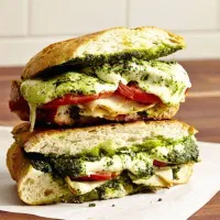 آگهی استخدام در مغازه ساندویچی