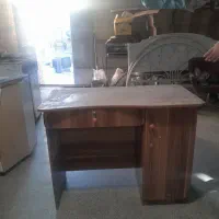 میز تحریر،اداری MDF تمیز، دارای کشو و کمد قفل‌دار