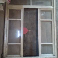پنجره چوبی سالم