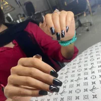 آموزش کاشت ناخن