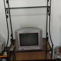 تلویزیون و میز تلویزیون