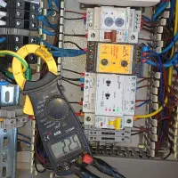 برقکارساختمان تابلو برق صنعتی نصب لوستر ایفون تلفن