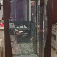 ویترین چوبی پشت آینه ایی فوق العاده زیبا