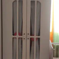 تخت با خوشخواب و کمد بچه
