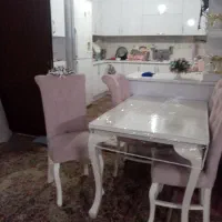 با سلام و عرض ادب میز غذا خوری 4 نفره سالم