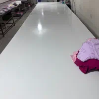 میز برشکاری به همراه قیچی قطع زن