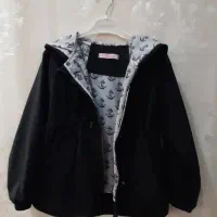 تعدادی لباس بچگانه