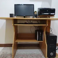 میز تحریر یا میز کا مپیوتر