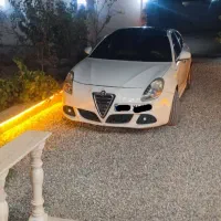 آلفا رومئو جولیتا مدل۲۰۱۲ سفید فول