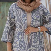 فروشنده مانتو خانم حرفه ای