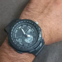 دو عدد ساعت مشکی صفحه بزرگ
