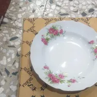 بشقاب گل سرخی مسعود اصل قیمت عالی|ظروف سرو و پذیرایی|یزد, |دیوار