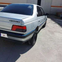 ماشین ۴۰۵ نقره ای