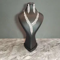 گردنبند و گوشواره نگین کریستال