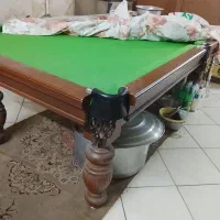 یک عدد میز بلیارد